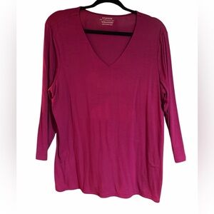 Chicos V Neck Top With 3/4 Sleeves